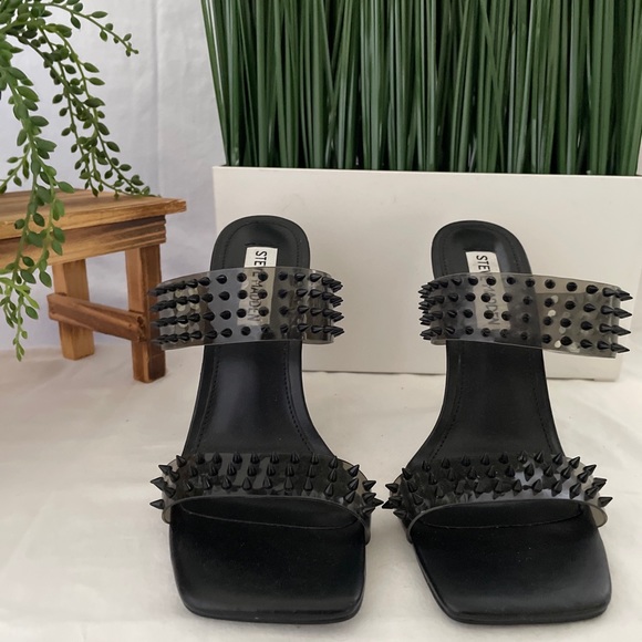 Steve Madden Black Spike Heels Size 7. - Picture 3 of 5